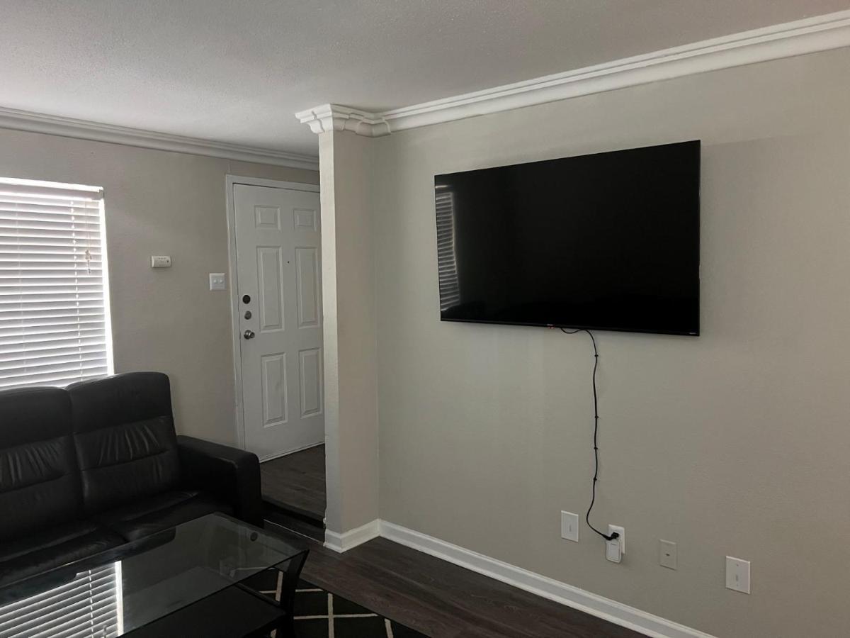 Beautiful 1-Bedroom Townhome With Nice Amenities Houston Eksteriør billede